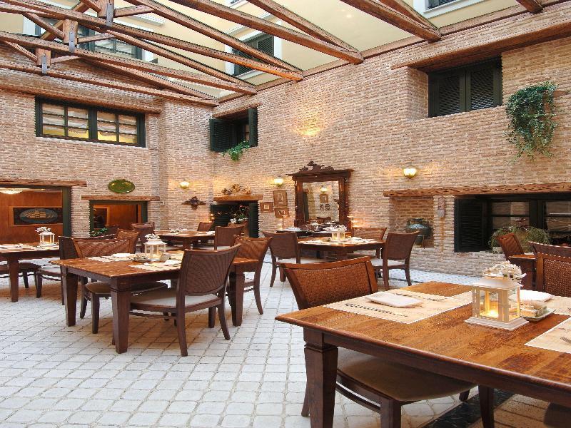 Byzantino Hotel Патра Экстерьер фото