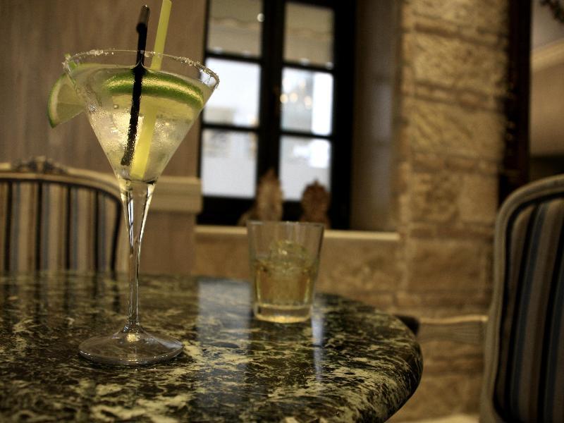 Byzantino Hotel Патра Экстерьер фото