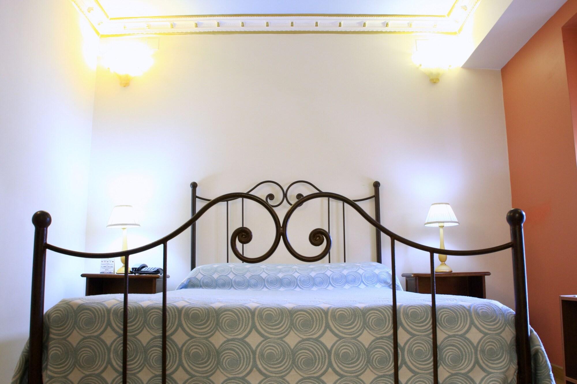 Byzantino Hotel Патра Экстерьер фото